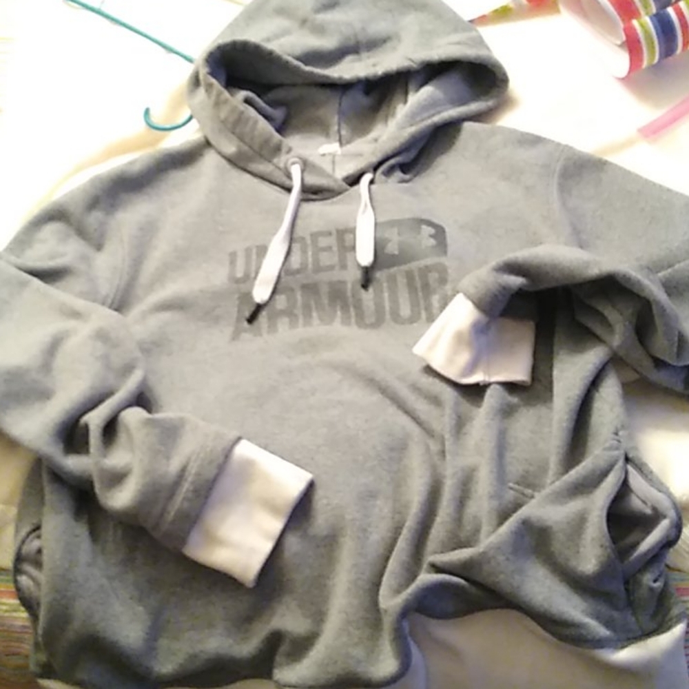 Under Armour Hoodie Women's size XL